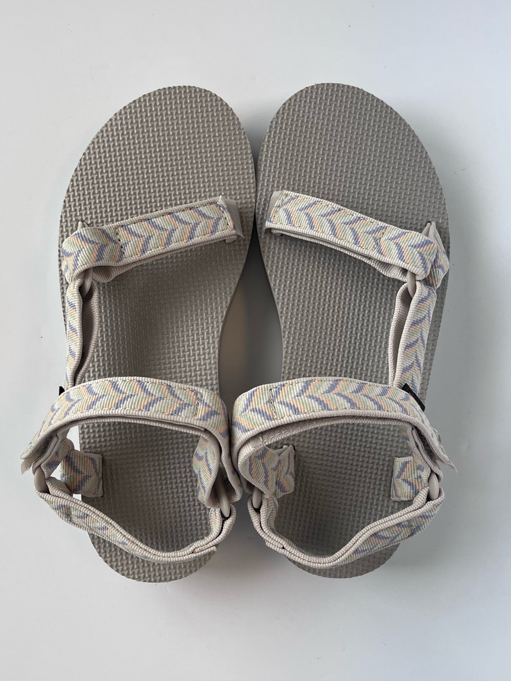 Teva Midform Universal Geometric Chevron Sandals Gray Birch Women’s Size 8